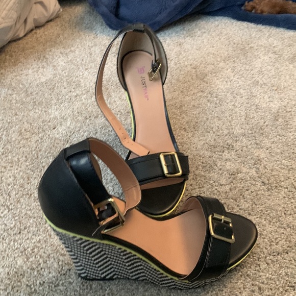 Never used Just Fab summer wedges - Picture 3 of 4
